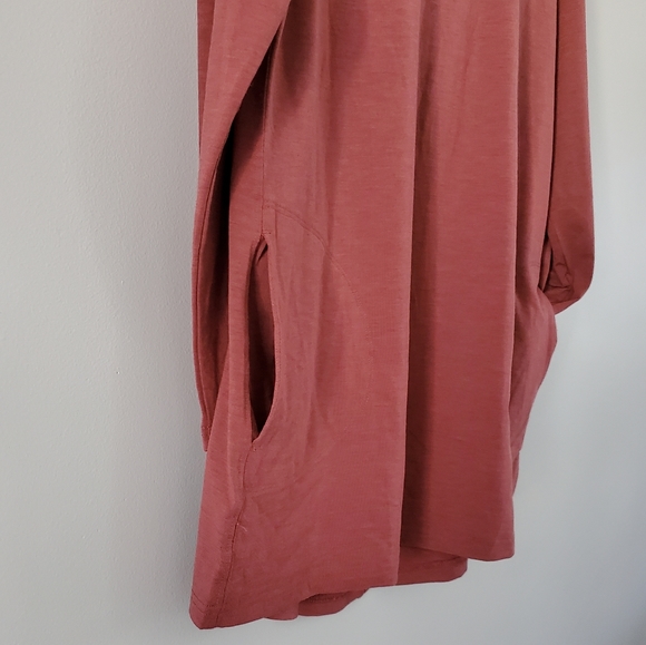 Duluth Trading Women's Dry and Mighty Hoodie Tunic Size M NWT - Picture 3 of 4
